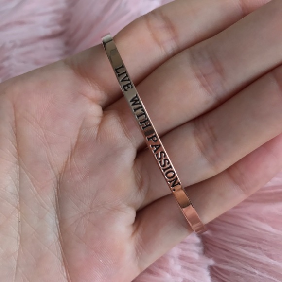 Beautiful Set Three Tone Bangles๐ - Picture 6 of 8